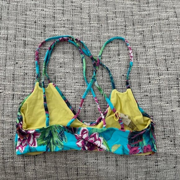 PilyQ Bikini Size Small - Coverup One Size - Picture 2 of 8